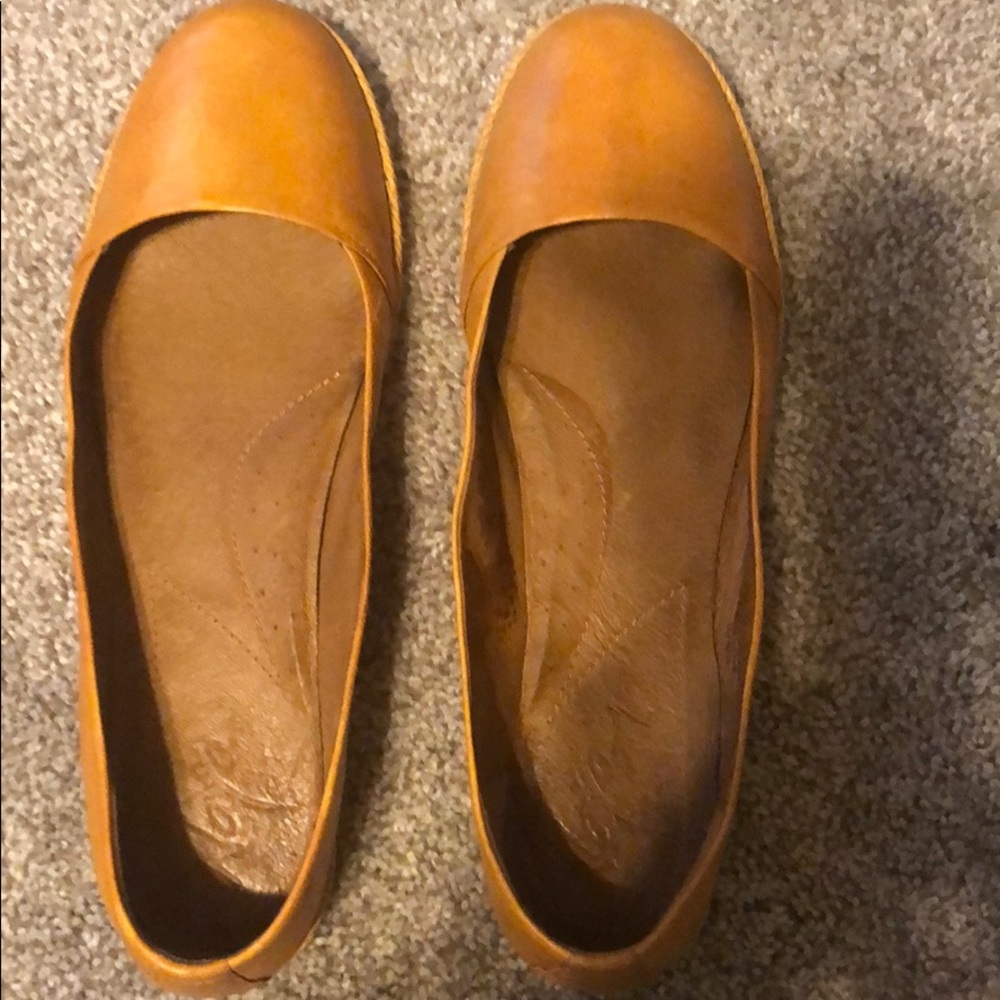 Women’s  Hot mustard flats by Naya